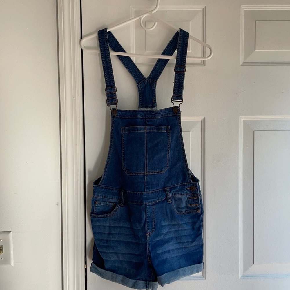 Overall shorts